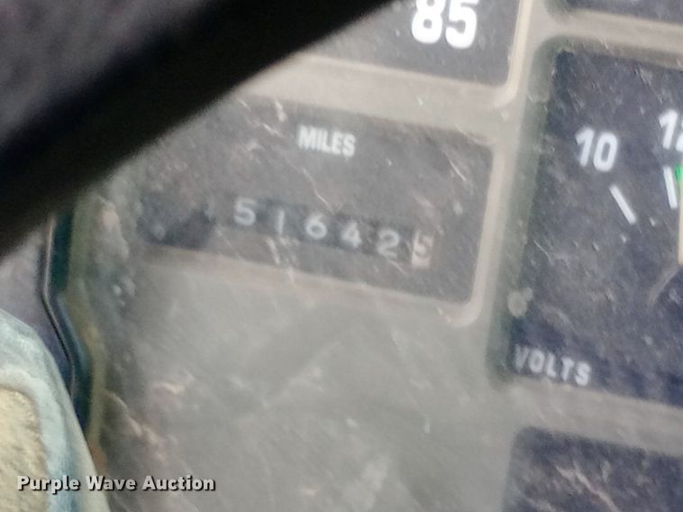 image for item DP1111 2001 International 4900 dump truck