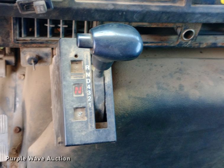 image for item DP1111 2001 International 4900 dump truck