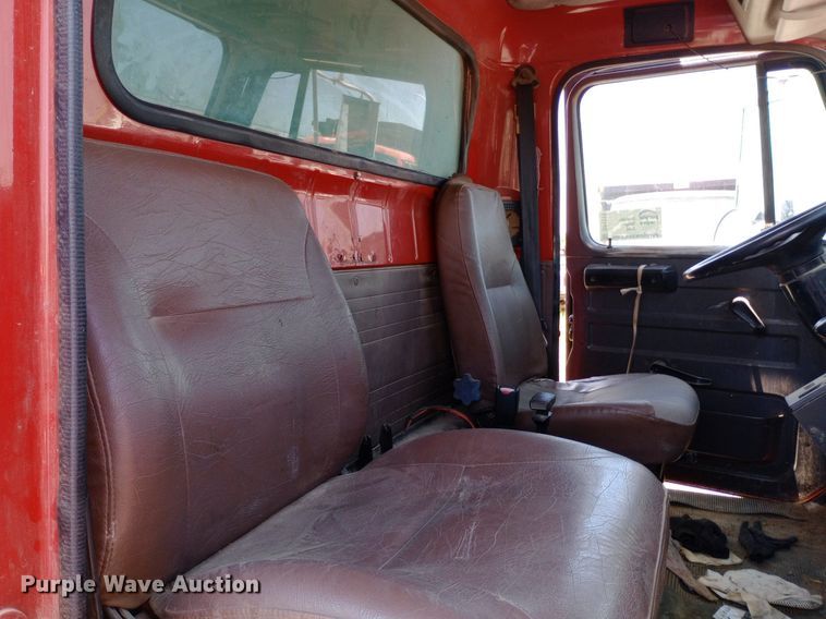 image for item DP1111 2001 International 4900 dump truck