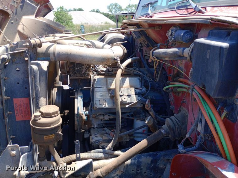 image for item DP1111 2001 International 4900 dump truck