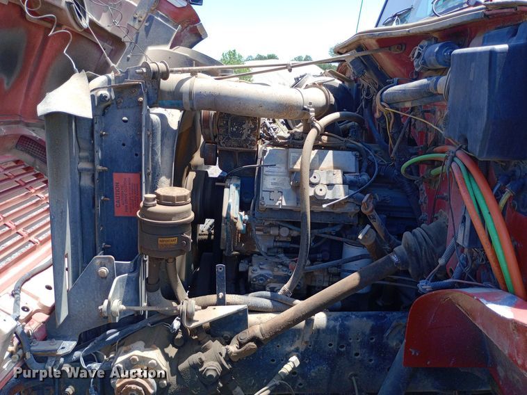 image for item DP1111 2001 International 4900 dump truck