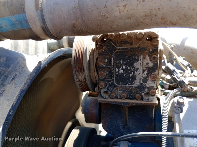 image for item DP1111 2001 International 4900 dump truck