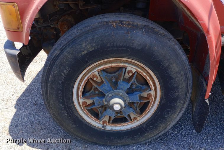 image for item DP1111 2001 International 4900 dump truck