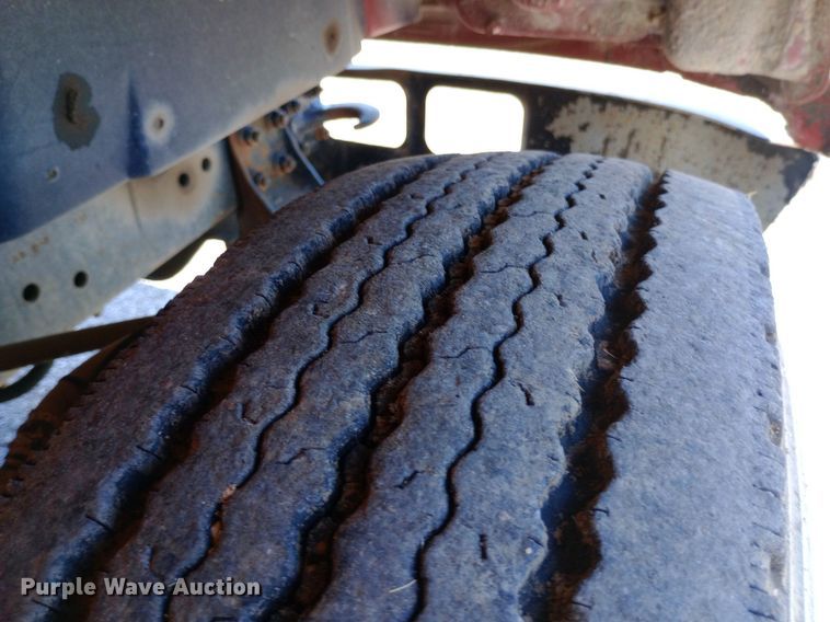 image for item DP1111 2001 International 4900 dump truck