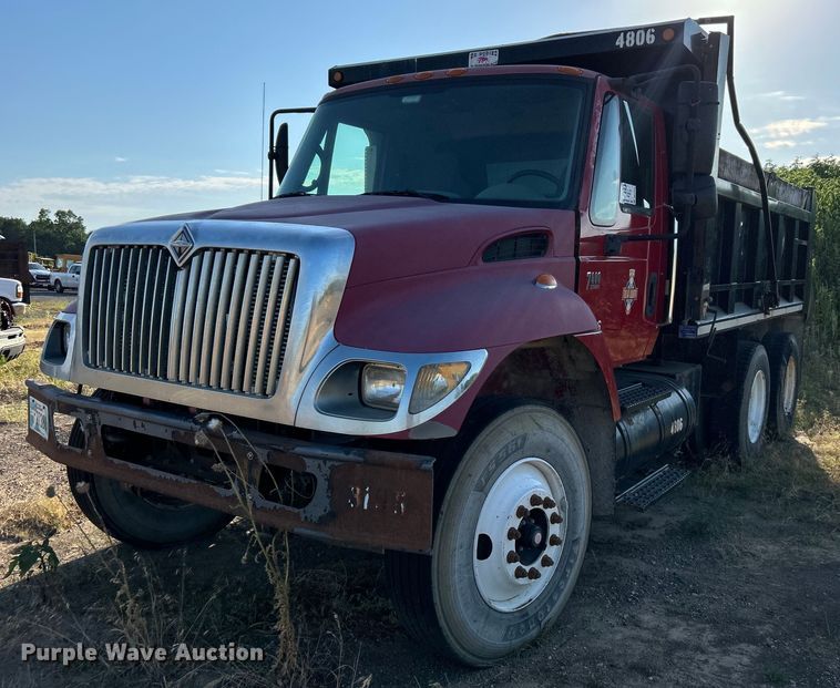image for item DP1114 2007 International 7400 dump truck