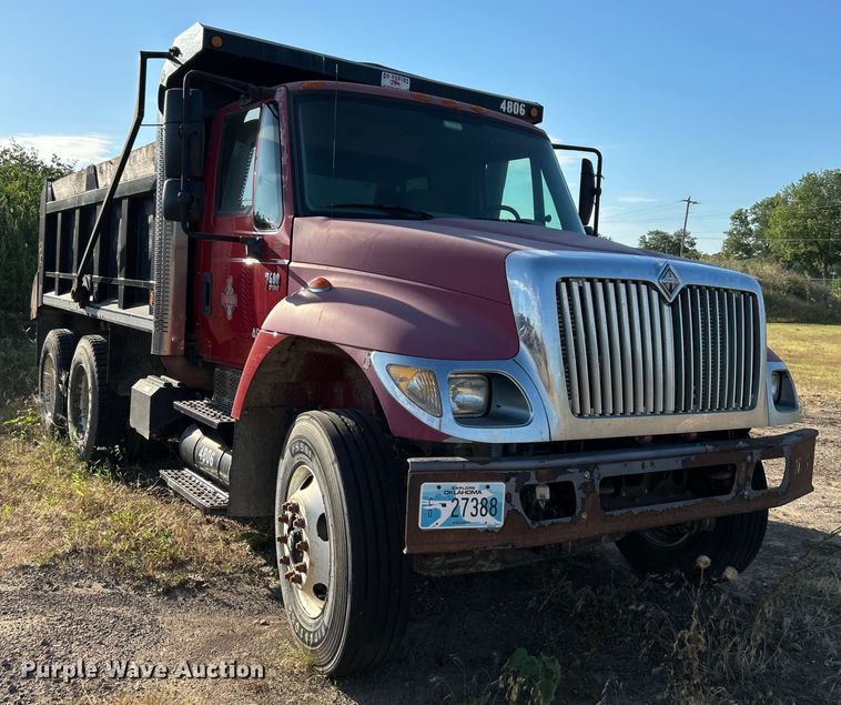 image for item DP1114 2007 International 7400 dump truck