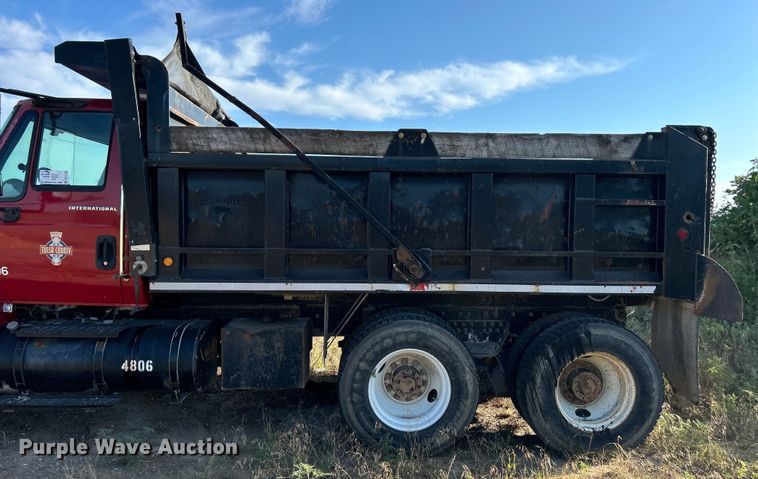 image for item DP1114 2007 International 7400 dump truck