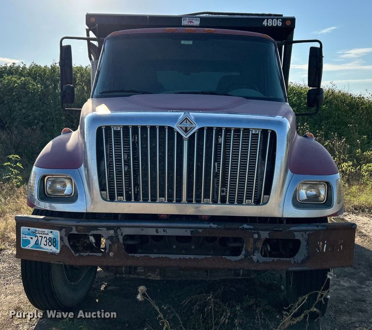 image for item DP1114 2007 International 7400 dump truck