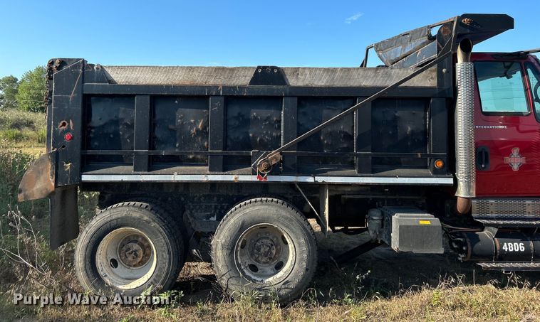 image for item DP1114 2007 International 7400 dump truck