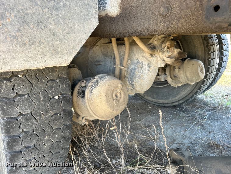 image for item DP1114 2007 International 7400 dump truck