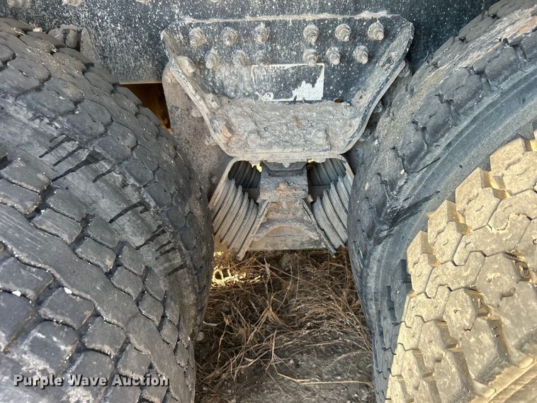 image for item DP1114 2007 International 7400 dump truck