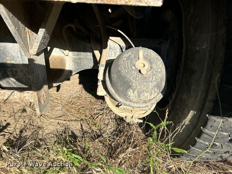 image for item DP1114 2007 International 7400 dump truck