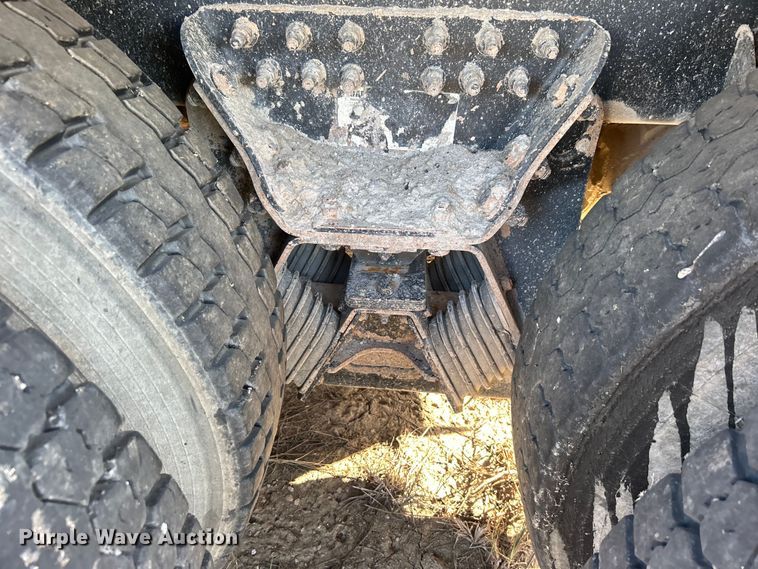 image for item DP1114 2007 International 7400 dump truck