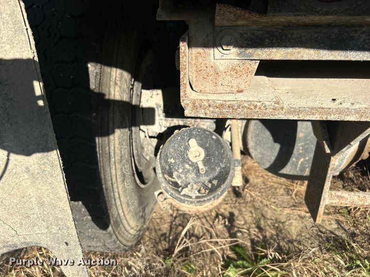 image for item DP1114 2007 International 7400 dump truck