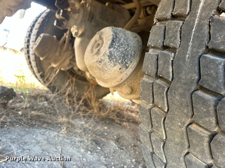 image for item DP1114 2007 International 7400 dump truck