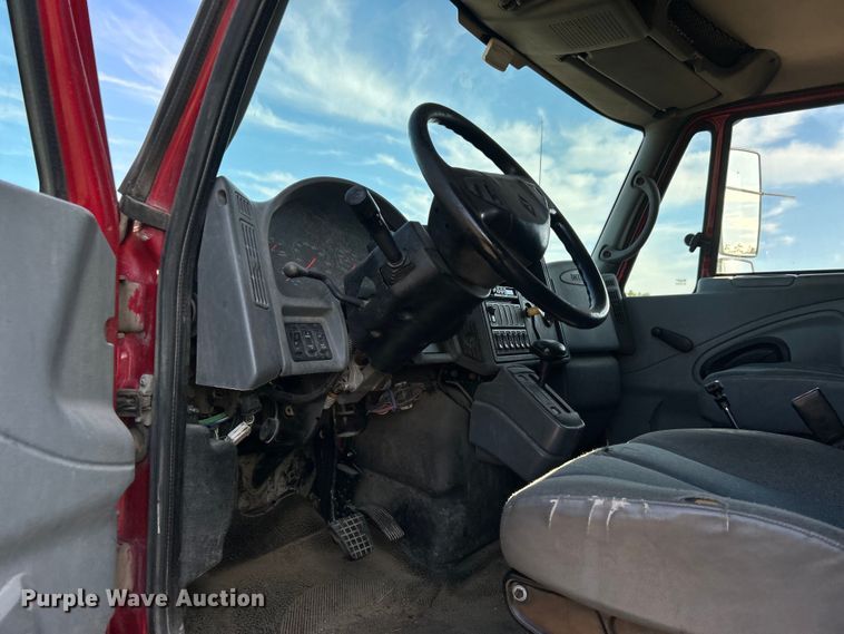 image for item DP1114 2007 International 7400 dump truck