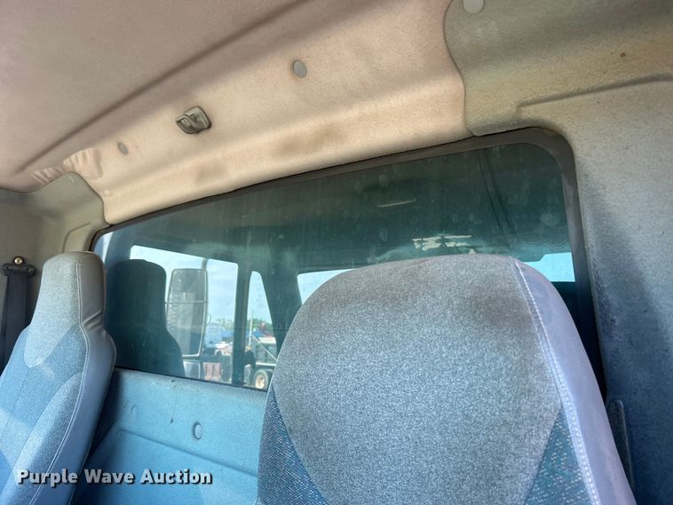 image for item DP1114 2007 International 7400 dump truck