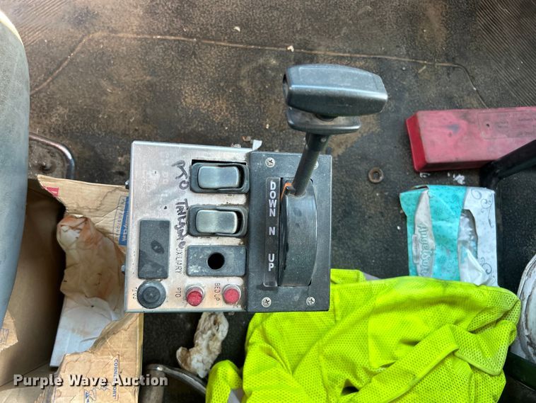 image for item DP1114 2007 International 7400 dump truck