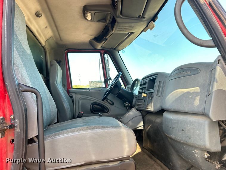 image for item DP1114 2007 International 7400 dump truck