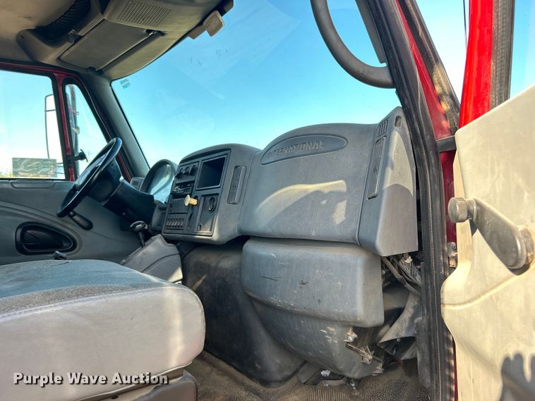 image for item DP1114 2007 International 7400 dump truck