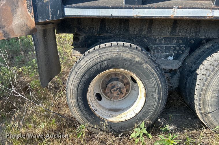 image for item DP1114 2007 International 7400 dump truck