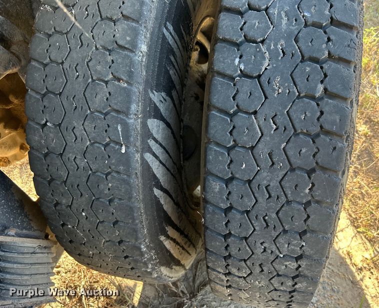 image for item DP1114 2007 International 7400 dump truck