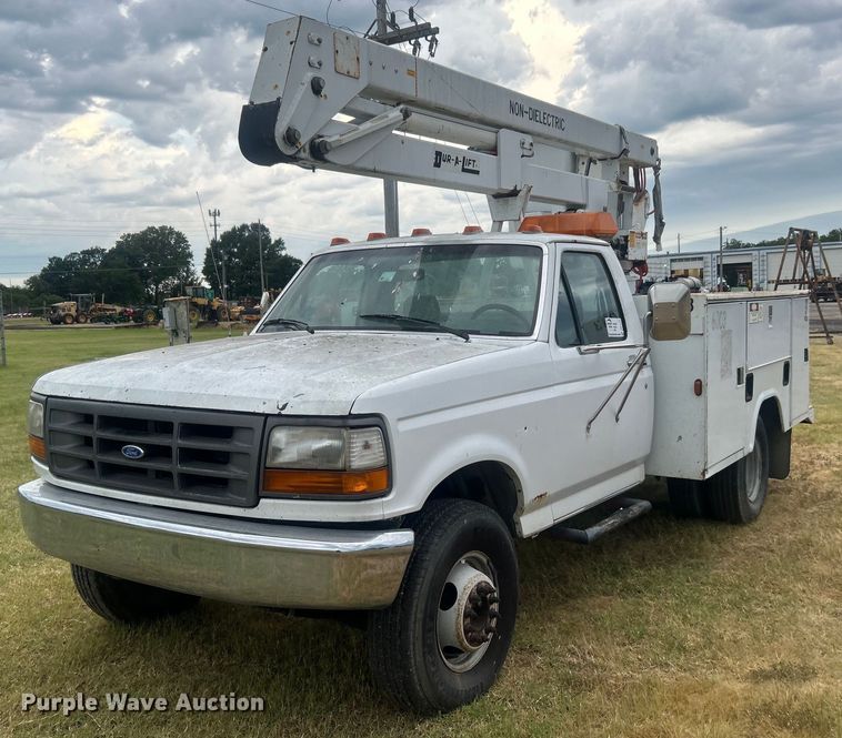 image for item DP1117 1993 Ford F450 Super Duty bucket truck