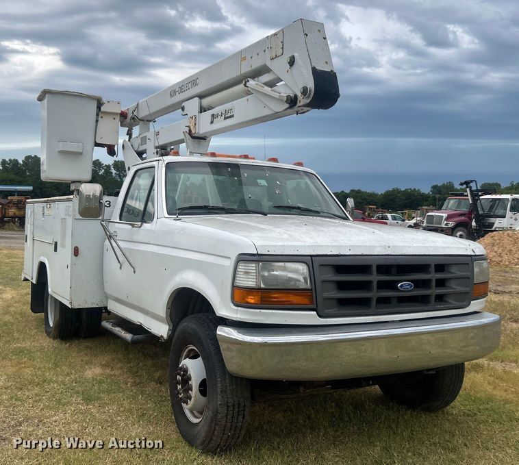 image for item DP1117 1993 Ford F450 Super Duty bucket truck