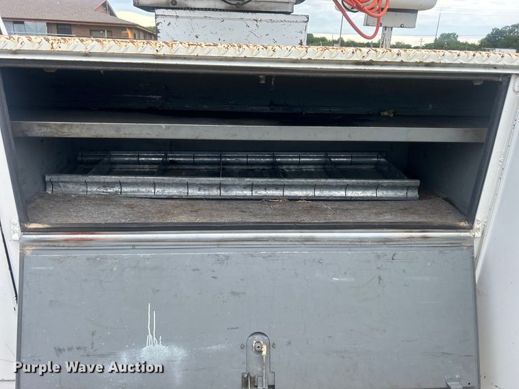 image for item DP1117 1993 Ford F450 Super Duty bucket truck