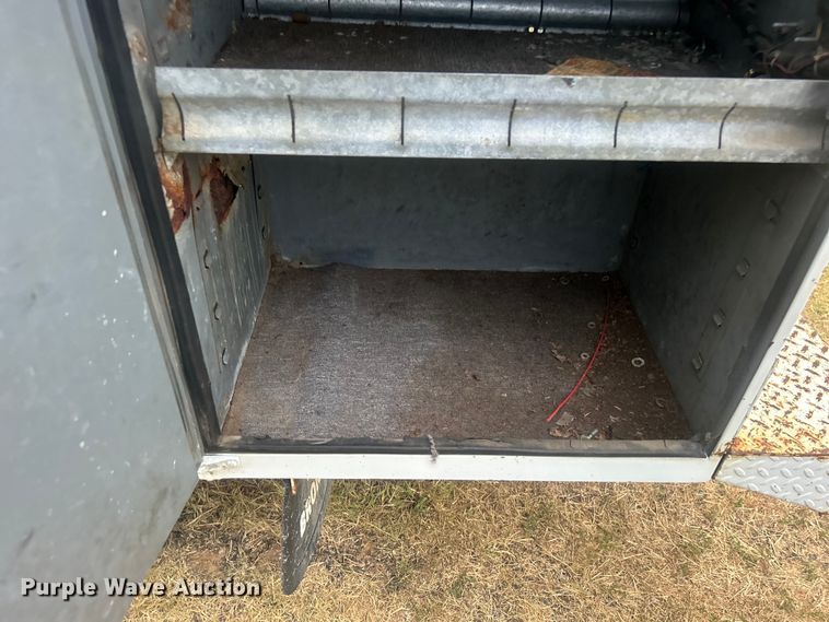 image for item DP1117 1993 Ford F450 Super Duty bucket truck