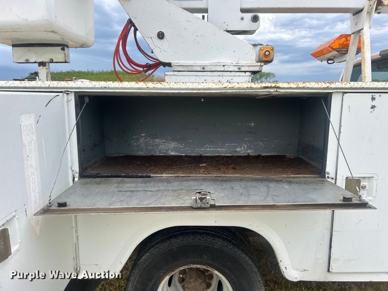 image for item DP1117 1993 Ford F450 Super Duty bucket truck