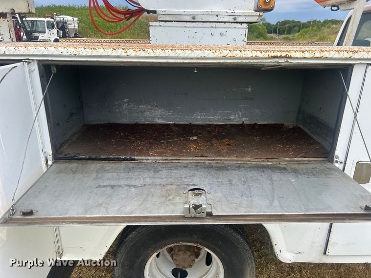 image for item DP1117 1993 Ford F450 Super Duty bucket truck