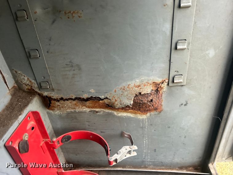 image for item DP1117 1993 Ford F450 Super Duty bucket truck