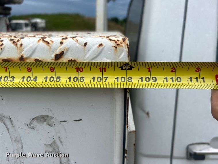 image for item DP1117 1993 Ford F450 Super Duty bucket truck