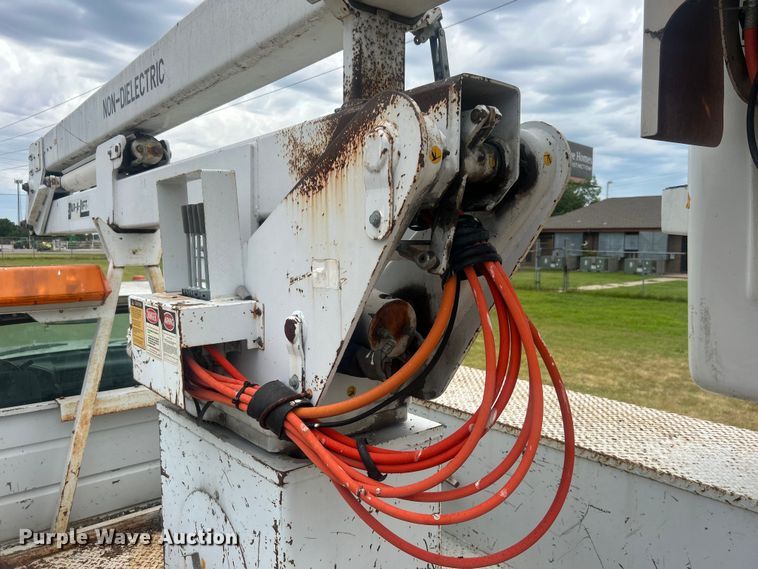 image for item DP1117 1993 Ford F450 Super Duty bucket truck