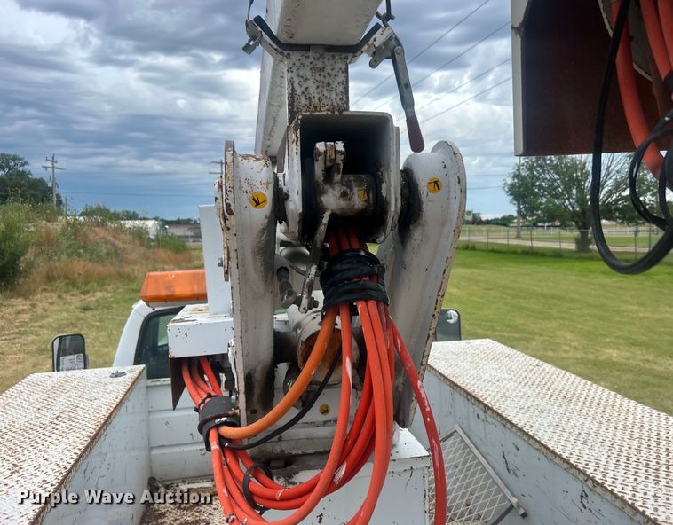 image for item DP1117 1993 Ford F450 Super Duty bucket truck