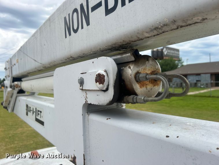 image for item DP1117 1993 Ford F450 Super Duty bucket truck