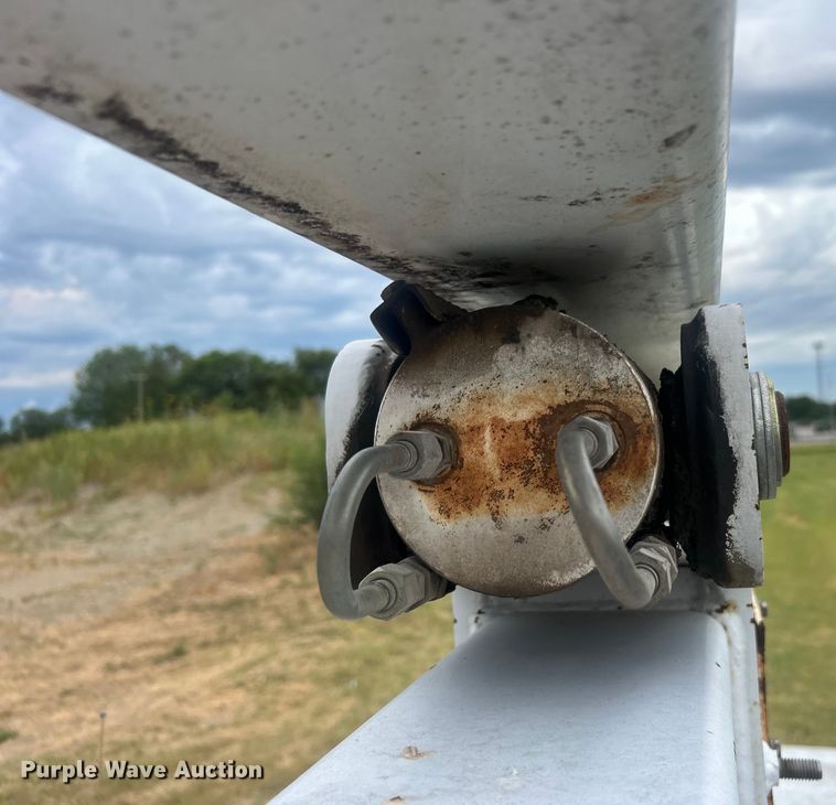 image for item DP1117 1993 Ford F450 Super Duty bucket truck