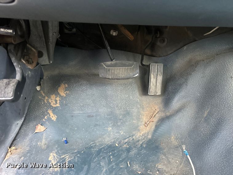 image for item DP1117 1993 Ford F450 Super Duty bucket truck