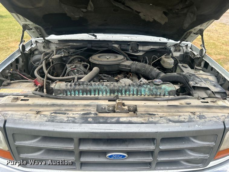 image for item DP1117 1993 Ford F450 Super Duty bucket truck