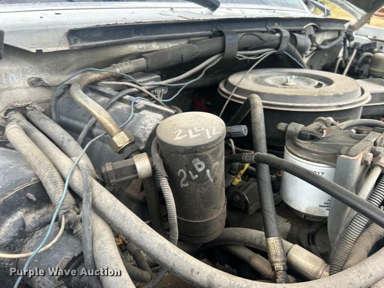 image for item DP1117 1993 Ford F450 Super Duty bucket truck