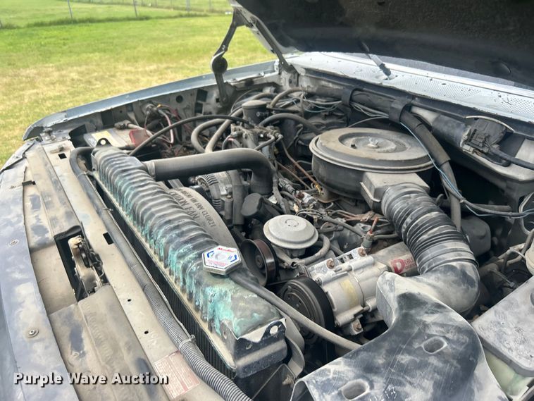 image for item DP1117 1993 Ford F450 Super Duty bucket truck