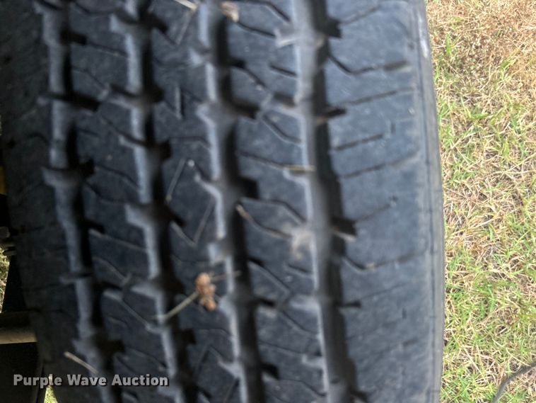 image for item DP1117 1993 Ford F450 Super Duty bucket truck