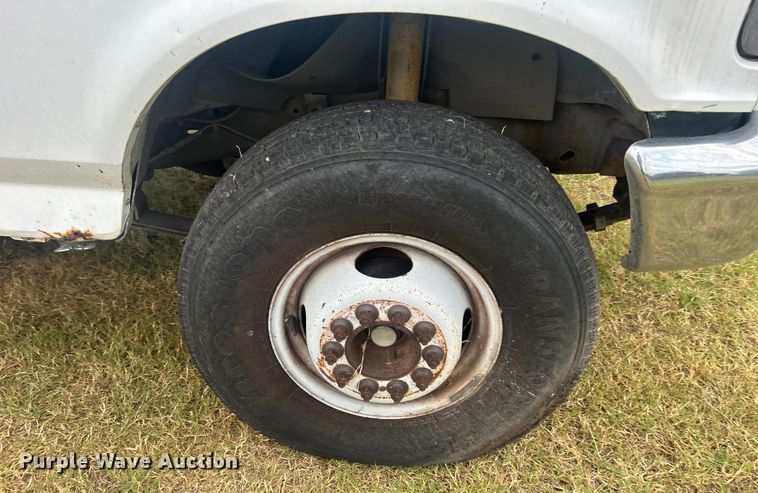 image for item DP1117 1993 Ford F450 Super Duty bucket truck