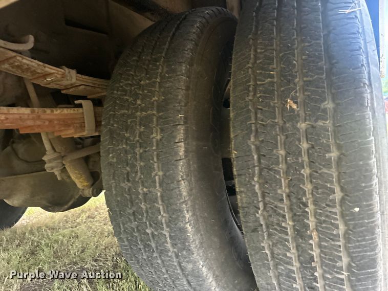 image for item DP1117 1993 Ford F450 Super Duty bucket truck