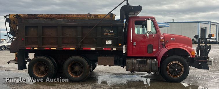 image for item DP1121 2001 International 4900 dump truck