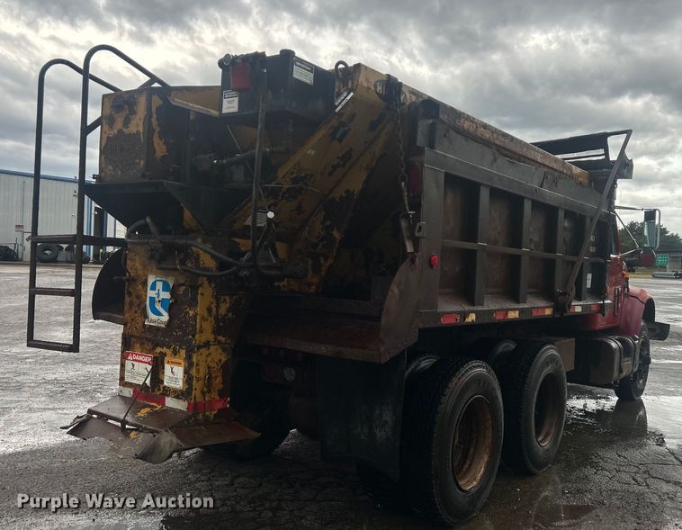 image for item DP1121 2001 International 4900 dump truck