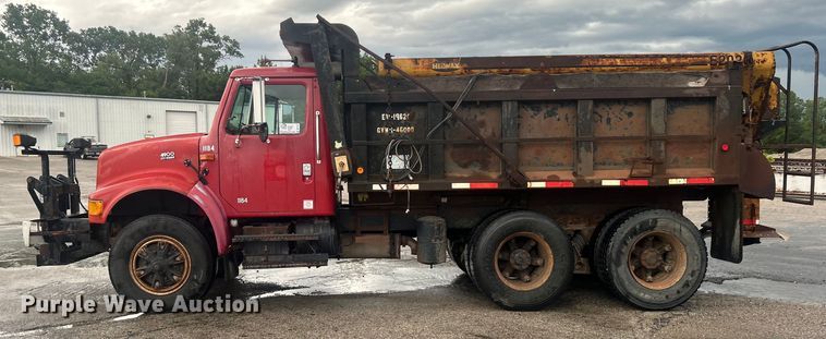 image for item DP1121 2001 International 4900 dump truck
