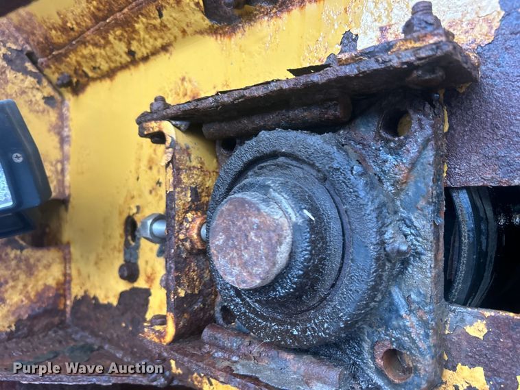 image for item DP1121 2001 International 4900 dump truck