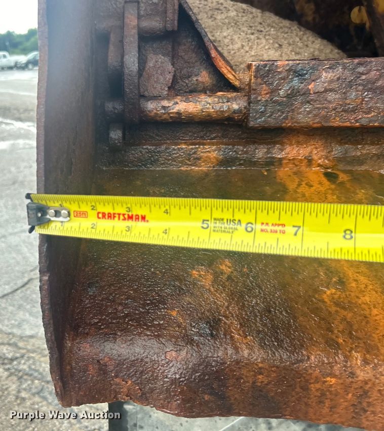 image for item DP1121 2001 International 4900 dump truck